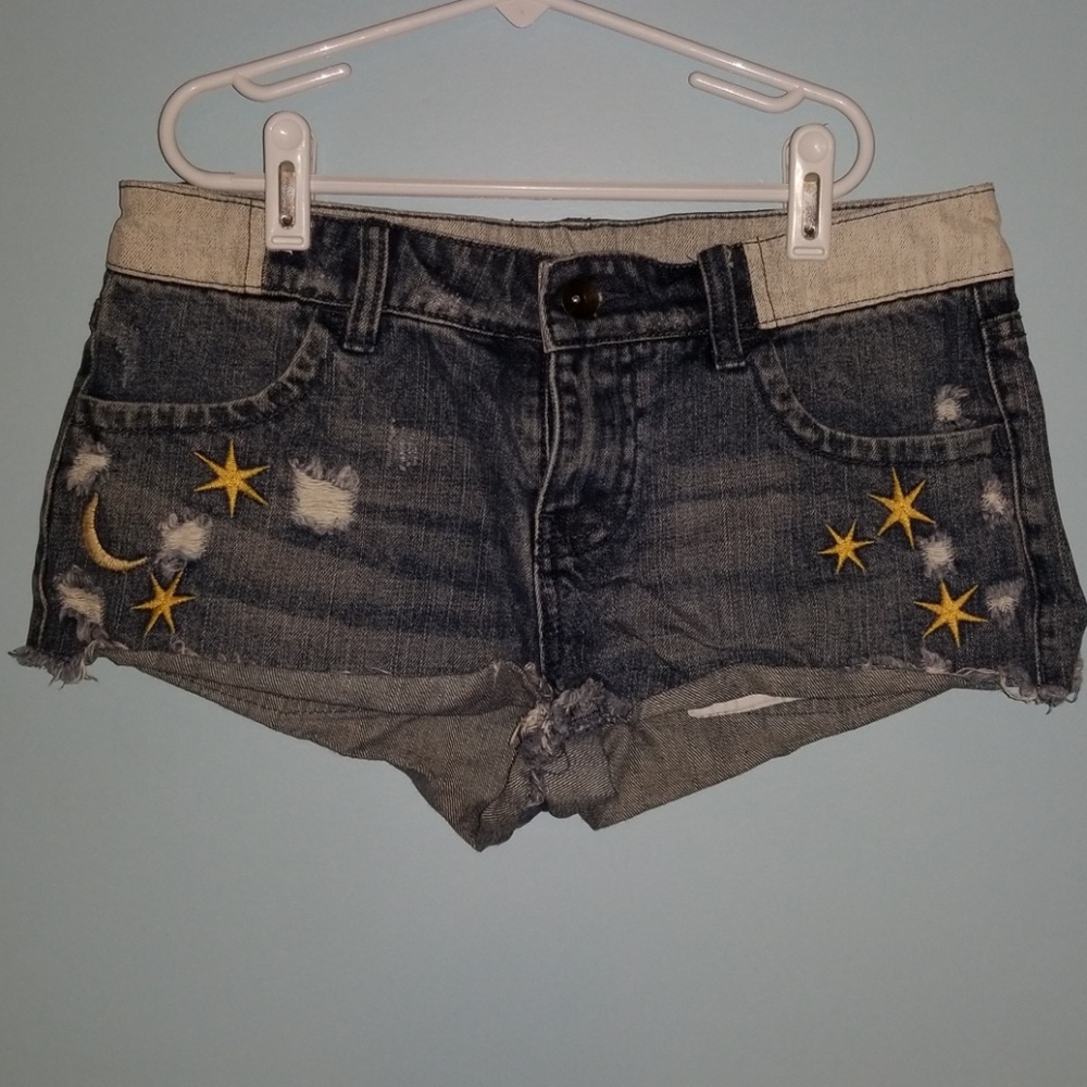 Element shorts